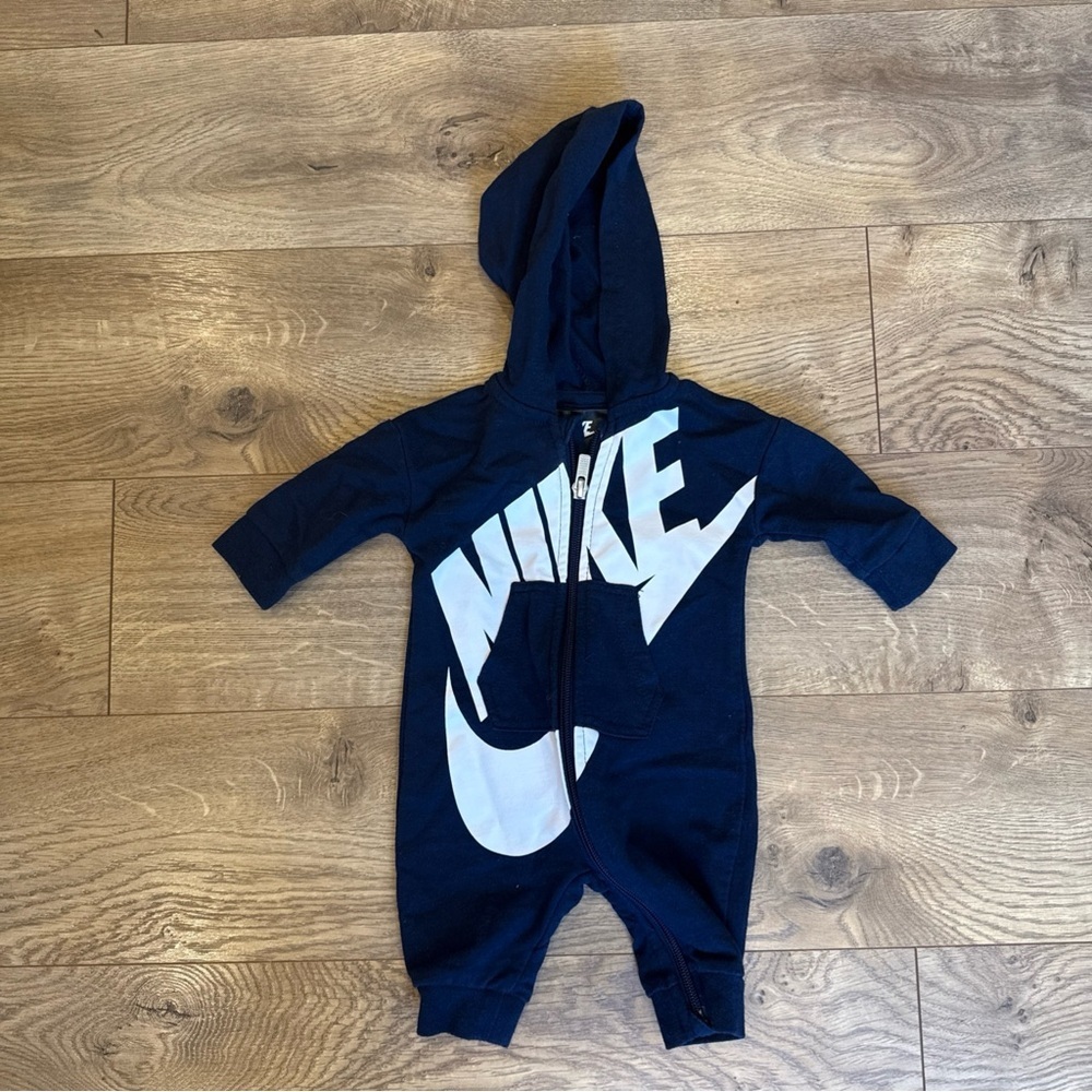 Nike Rompers Zipper Jumpsuits Hoodie Black White Boy /Girl 3 Months